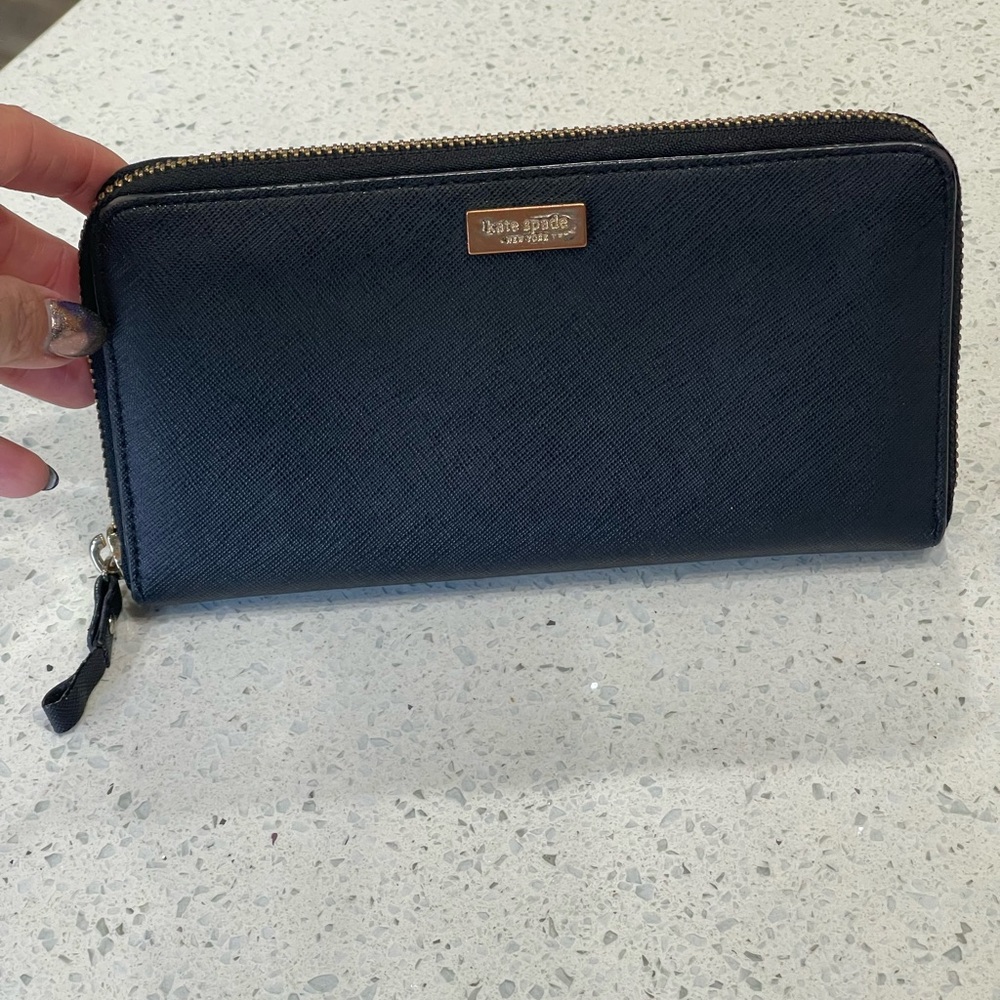 Kate Spade wallet zippy